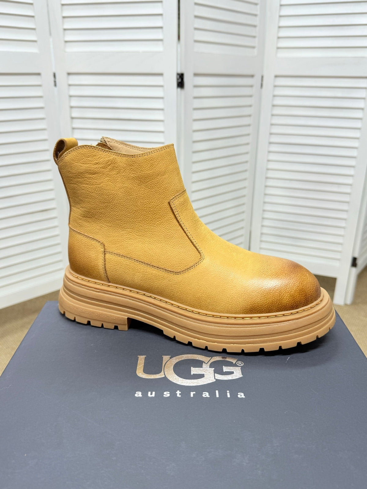 UGG Chestnut Leather Chelsea Boots