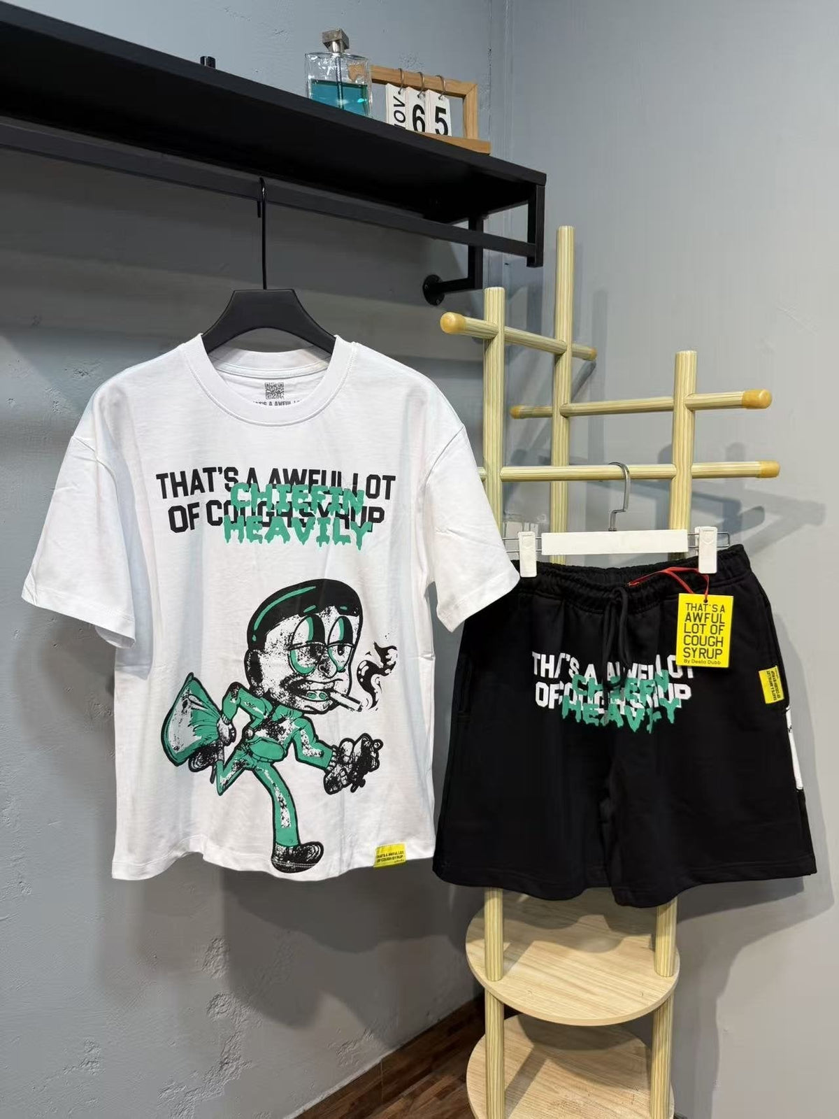 THAT'S A AWFUL LOT OF COUGH SYRUP Graphic Short-Sleeve Set