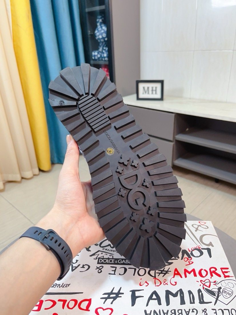 Dolce & Gabbana Men's Text-Print Lug Sole Shoes